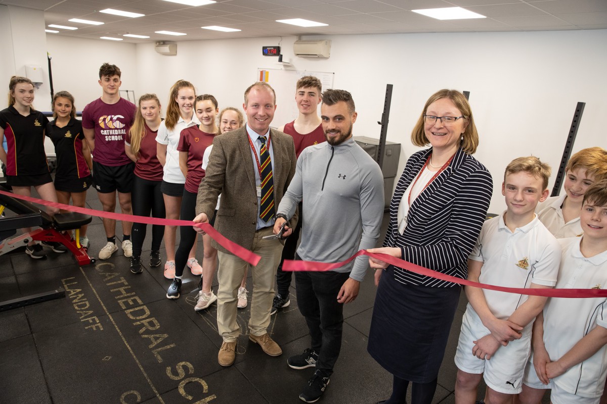 Old Llandavian & World Record Ultra Athlete opens Athletic Development Centre